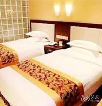 Tianhe Hotel Chengdu Esterno foto